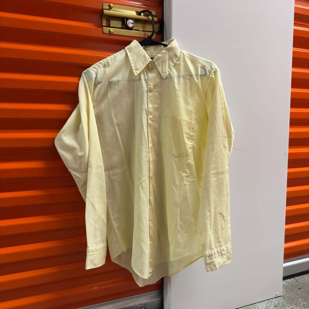 Vintage Durable Press Pale Yellow Long Sleeve Button-Up Dress Shirt